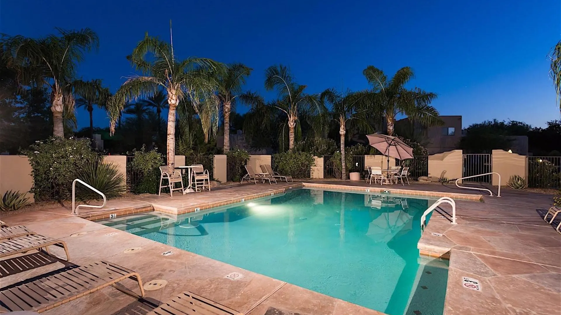 Az Nirvana 3 Bedroom Townhome Pool Scottsdale